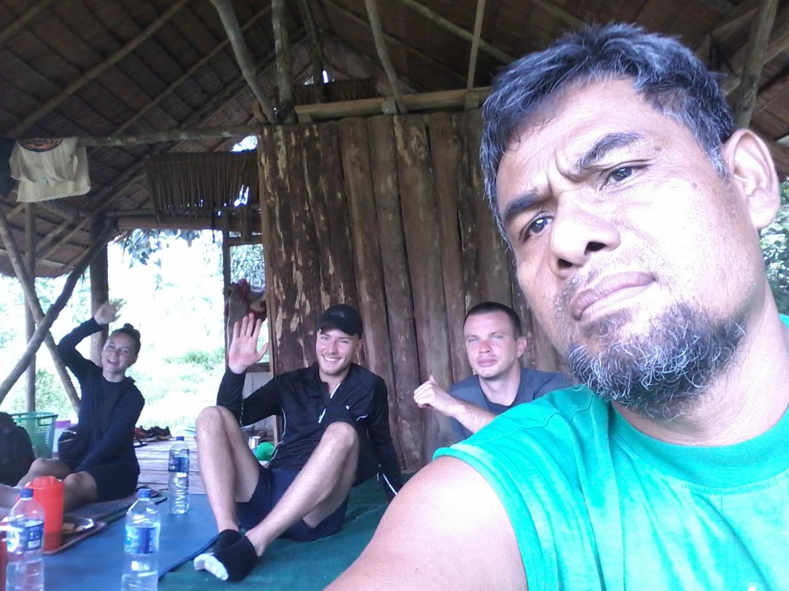 Orangutantreksumatra & Lovely Jungle Lodge Only Book If You Are Treking With Us Bukit Lawang Quarto foto